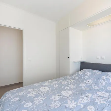 Sunbeach Met Garage Appartement
